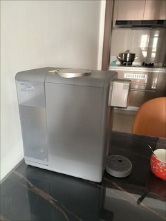 海爾HRO7523-1miniU1 RO臺(tái)式凈飲機(jī)評(píng)測(cè) 星蘊(yùn)銀的科技與美學(xué)